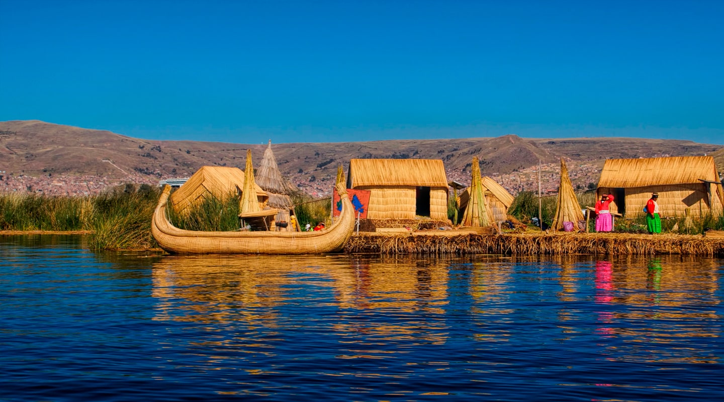 Isla de Los Uros-min